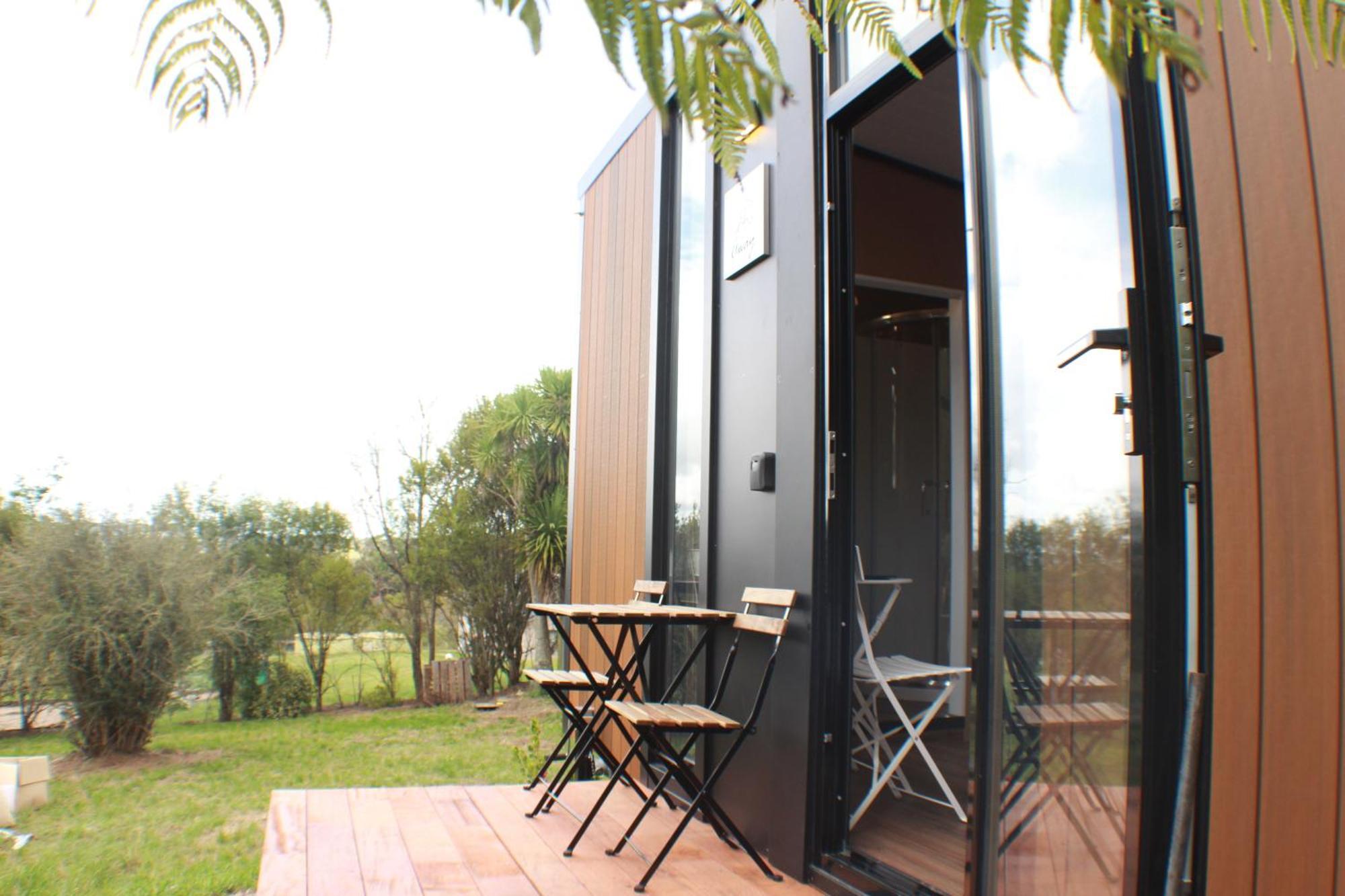 Cozy Cabin2 With Outdoor Bath At Dairy Flat Farm Waitoki Bagian luar foto